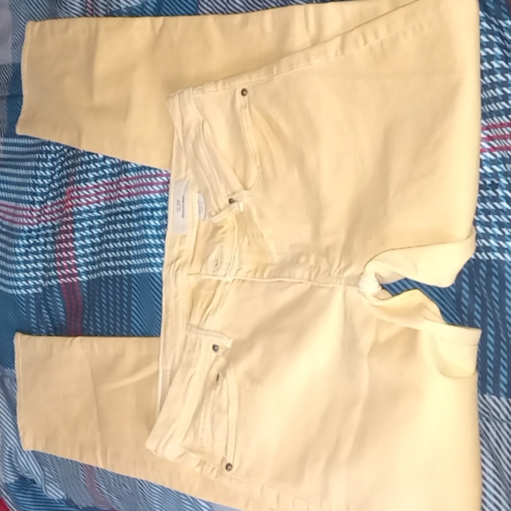 NWOT Sunflower colored Straight Leg Jeans